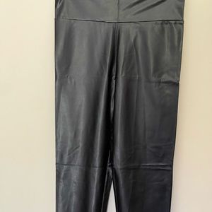 Faux leather stretch pull on pants size small